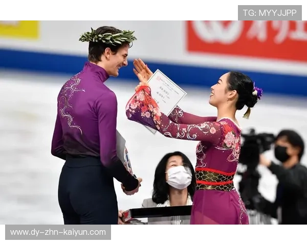 冰舞组合配合默契动作流畅丝滑